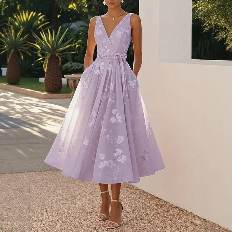 Robe Lavienne™ avec motif floral et taille marquée avec ceinture à nouer