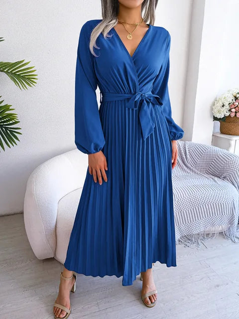 Azara - Robe maxi élégante avec plis et accents en dentelle