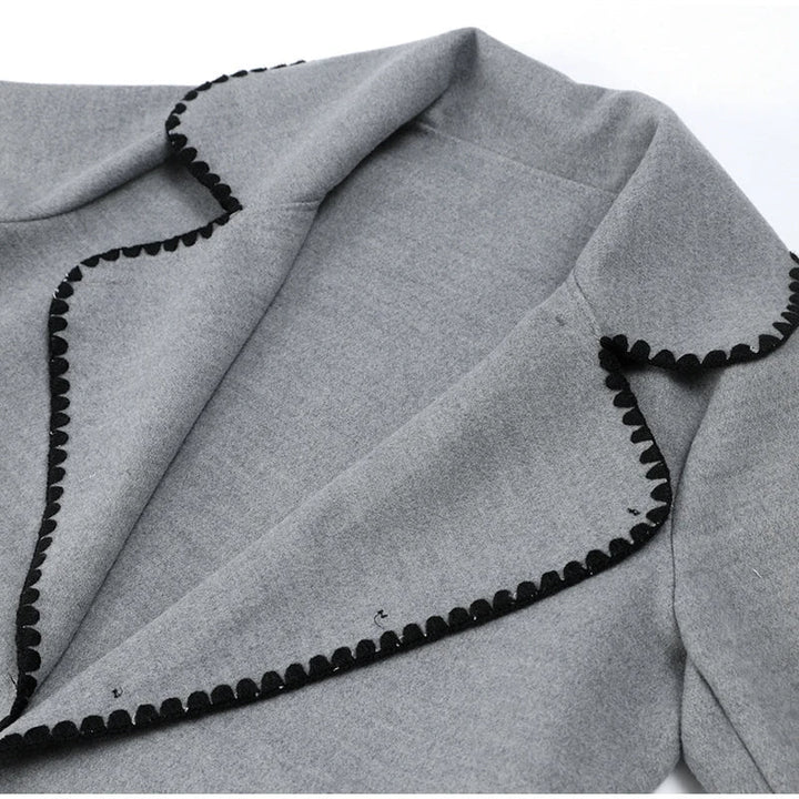 Manteau pour femmes avec col revers et poches