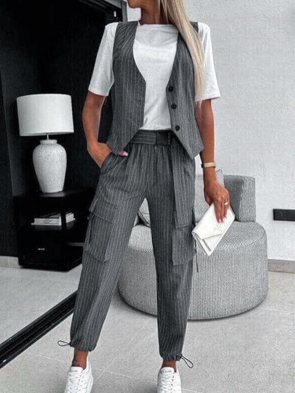 Ensemble deux pièces ample boutonné rayé plissé à col en V, à cordon de serrage, à poches – débardeur + pantalon 7/8 + pantalon