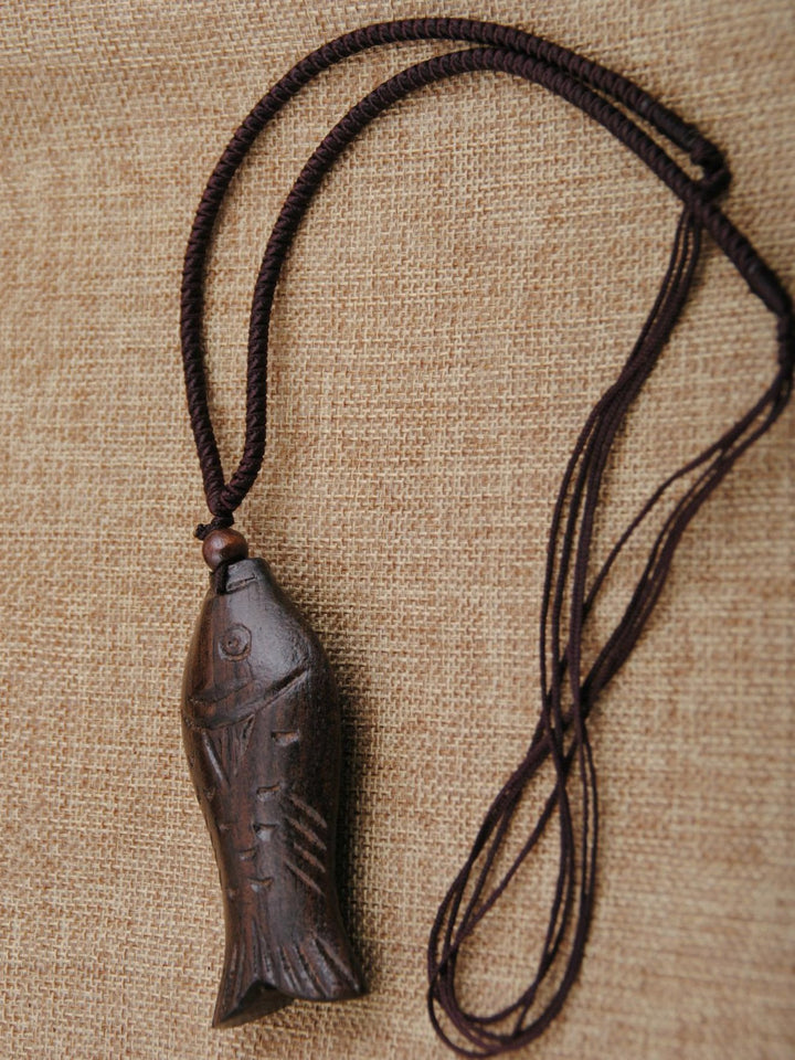 Collier de poisson en bois national naturel