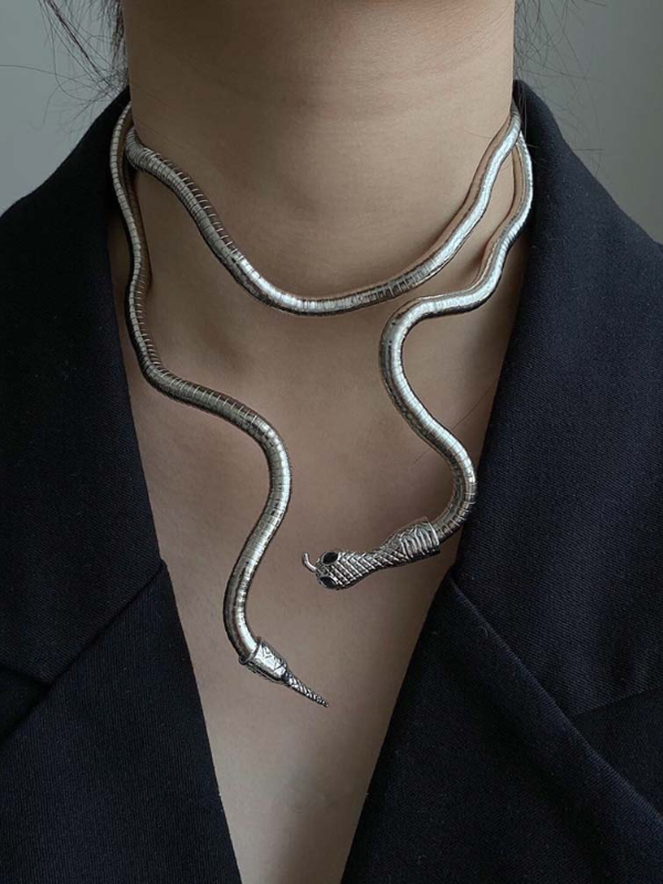 Collier tendance, en forme de serpent