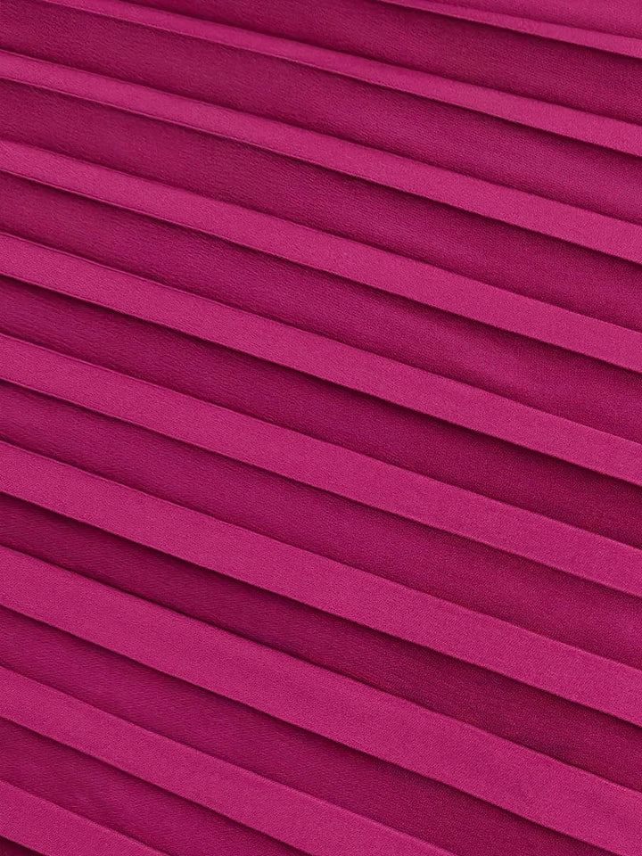 Robe longue ample plissée à manches longues, à empiècements, à volants étagés, à col rond, couleur unie