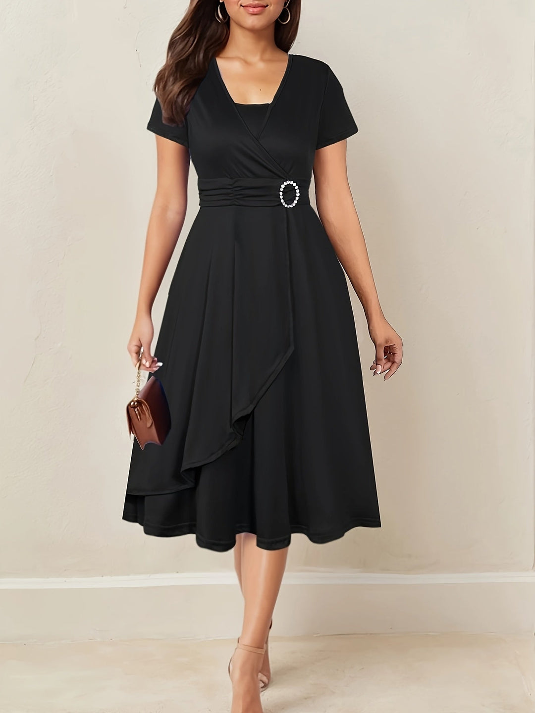 Elisa | Robe midi à encolure en V avec ourlet asymétrique