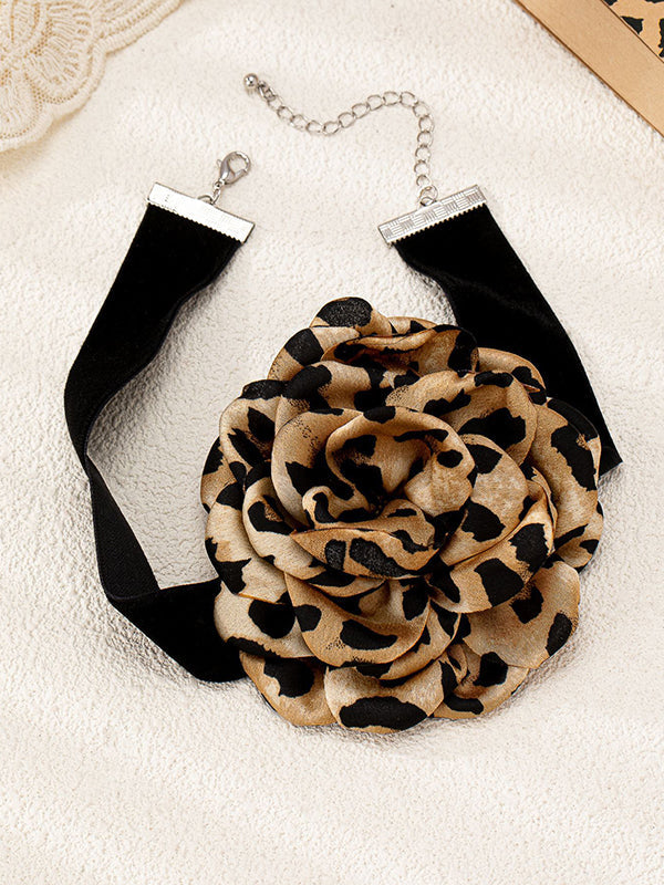 Collier en forme de fleur, à imprimé léopard