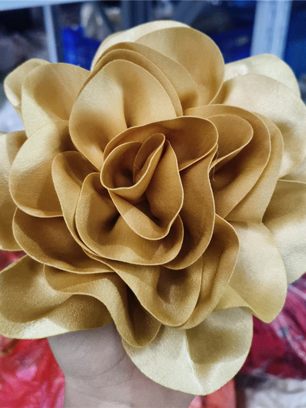 Broche à fleurs en 3D