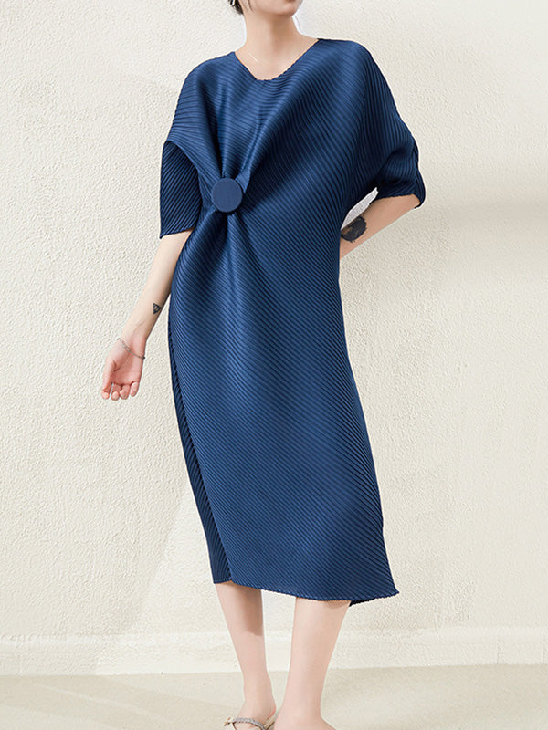 Robe mi-longue élégante ample plissée à coupe irrégulière, à col rond, couleur unie