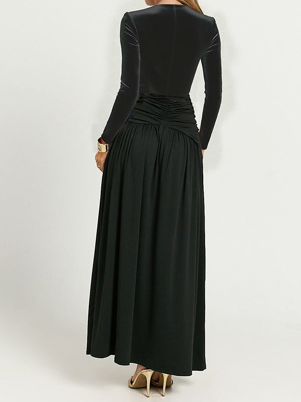 Robe longue moulante plissée fendue sur le côté coupe trapèze, à empiècements, à décolleté en V profond, couleur unie