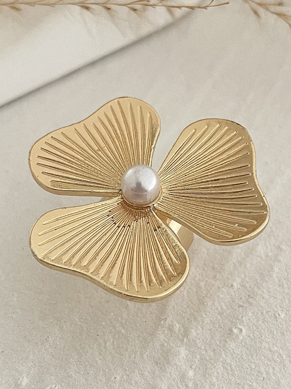 Bague plissée brillante en forme de fleur