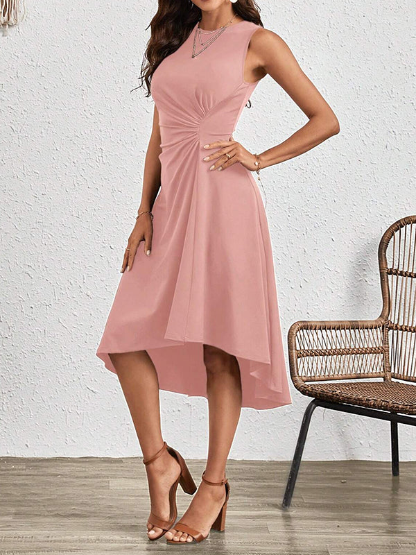 Robe mi-longue asymétrique plissée coupe trapèze, taille haute, à empiècements, à col rond, couleur unie