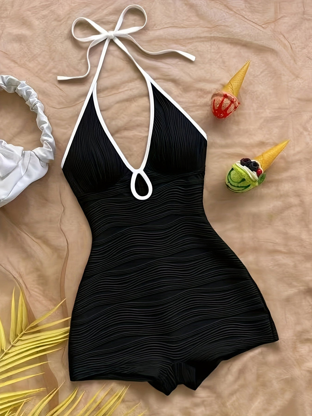 Maillot de bain femme avec décolleté halter et motif ondulé – Style vintage élégant pour la plage et la piscine