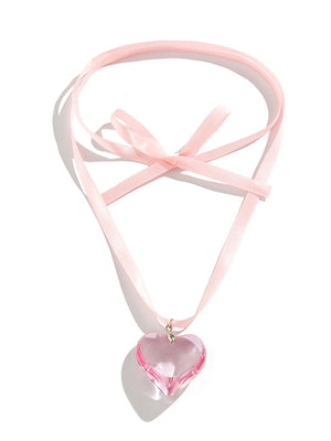 Collier noué en forme de cœur, à rubans