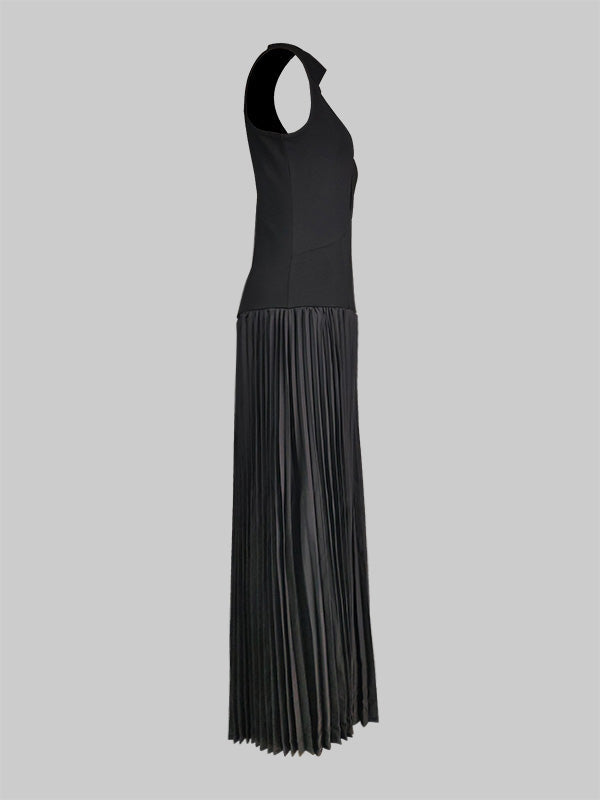 Robe longue moulante ajourée plissée sans manches, à empiècements, à col cheminée, couleur unie