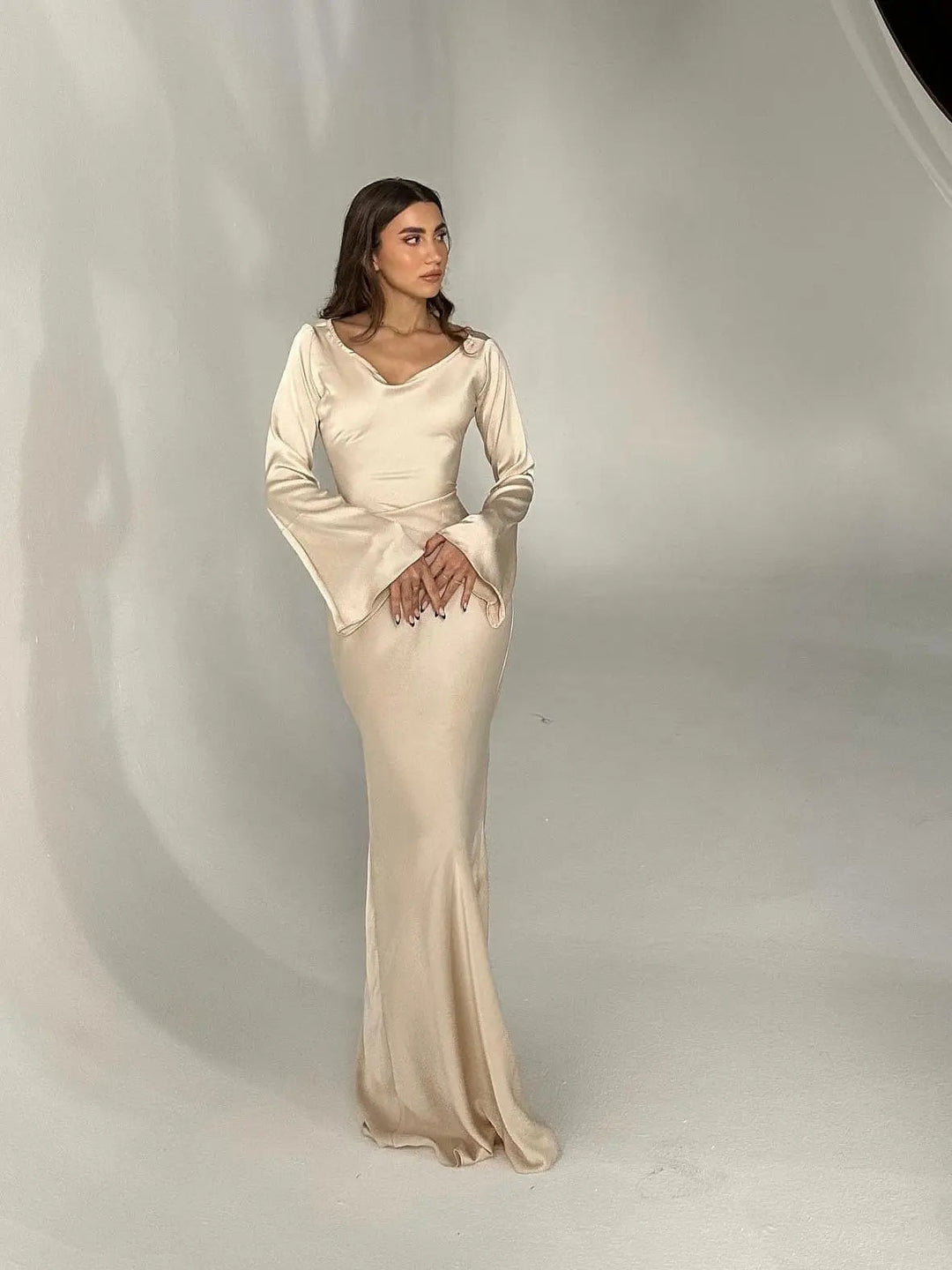 Adelgunde | Robe Maxi à Manches Longues pour Femmes avec Silhouette Élégante