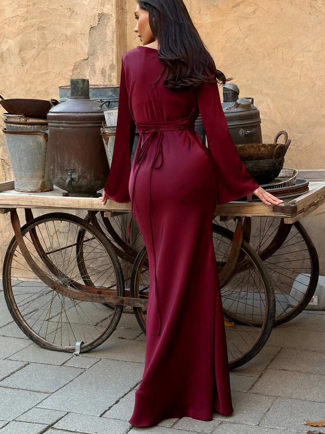 Adelgunde | Robe Maxi à Manches Longues pour Femmes avec Silhouette Élégante