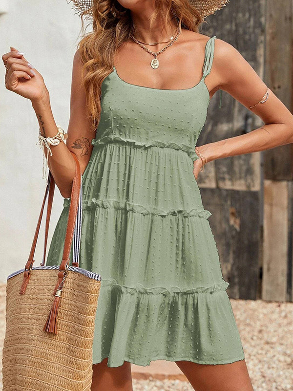 Robe courte ample superposée plissée coupe trapèze, en jacquard, à empiècements, à fines bretelles, couleur unie