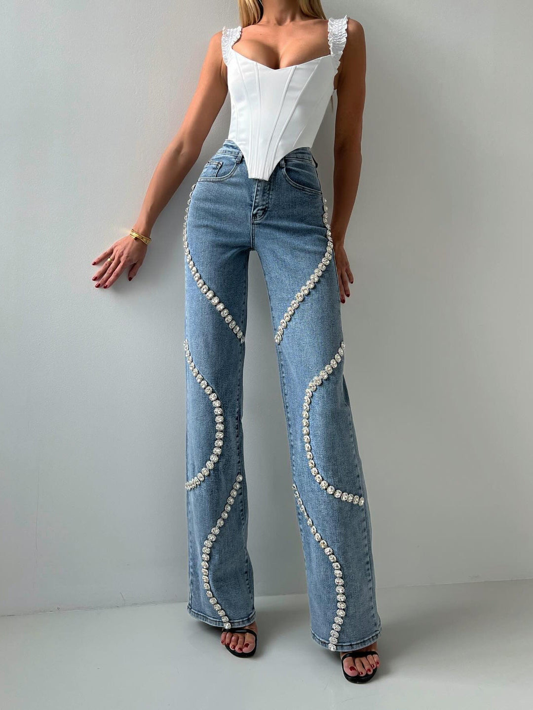 Ana | Jean pour femmes, coupe droite et ample avec embellissement en strass