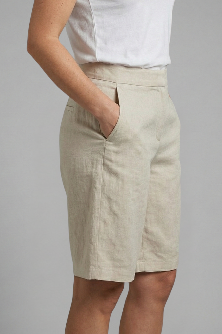 Almira | Shorts Bermuda pour femmes avec taille élastique et poches latérales