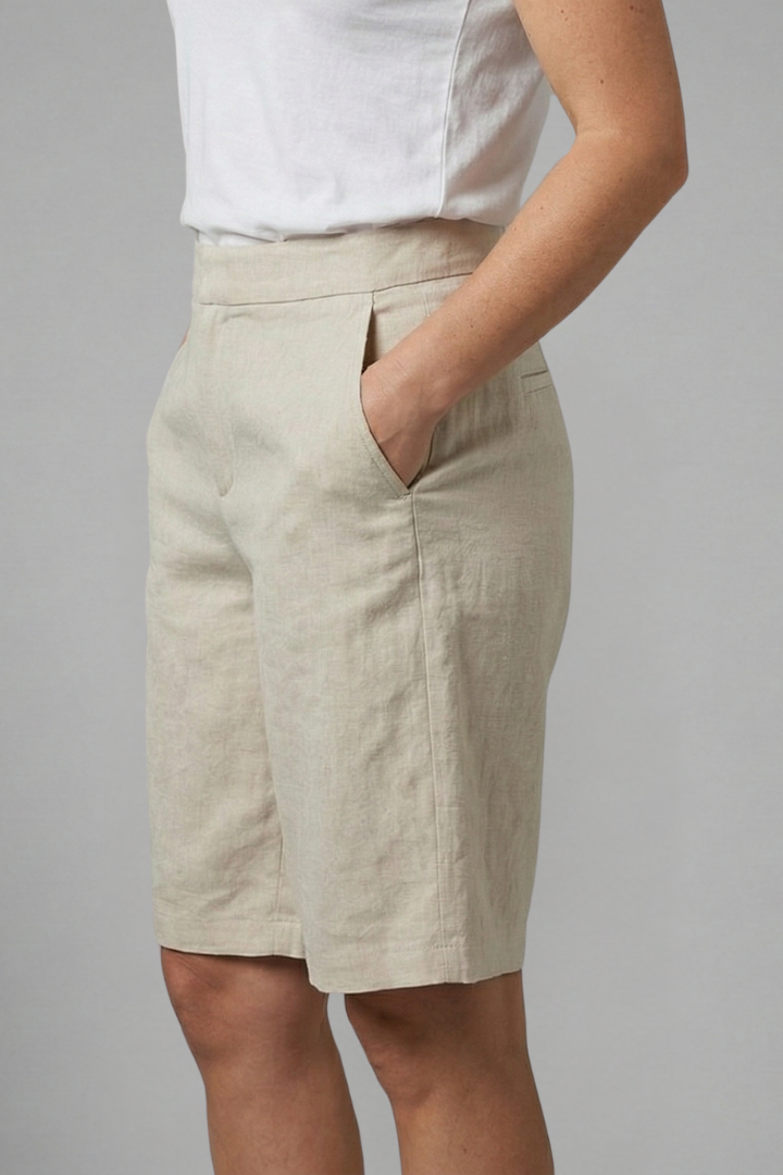 Almira | Shorts Bermuda pour femmes avec taille élastique et poches latérales
