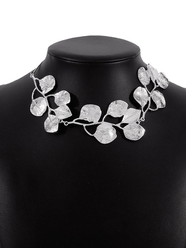 Collier en forme de feuilles, couleur unie
