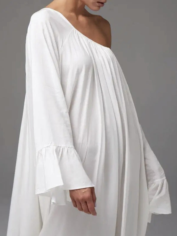 Robe longue ample plissée à manches évasées, à empiècements, à col rond, couleur unie