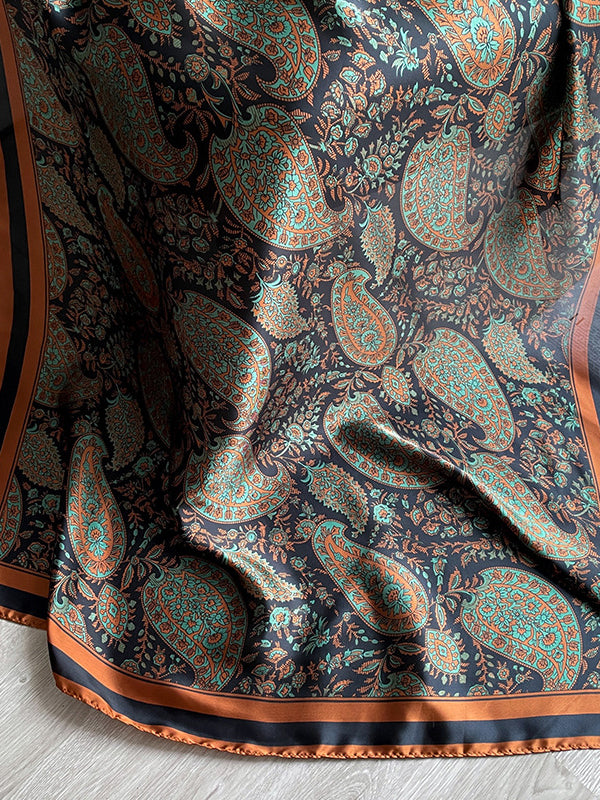Écharpe d'imitation de soie à imprimé floral vintage