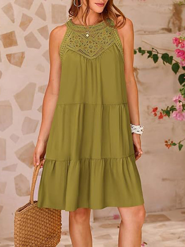 Robe courte ample ajourée plissée coupe trapèze, à empiècements, à col rond, couleur unie