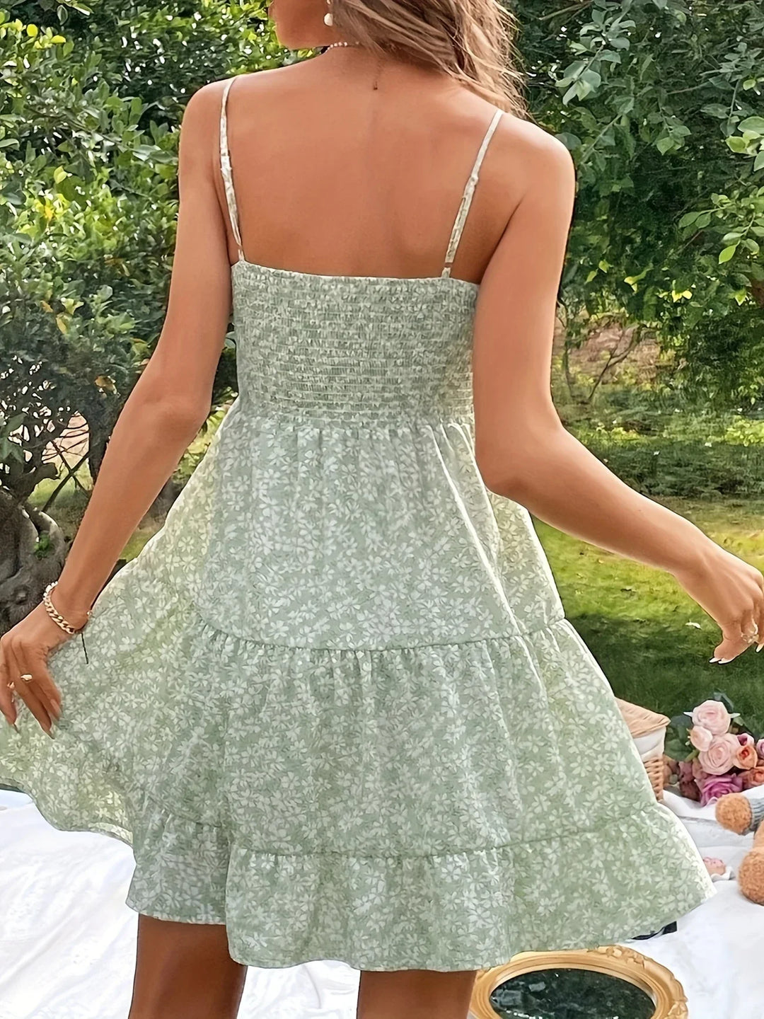 Elisheva | Robe maxi à épaules nues avec motif floral et ourlet en volants