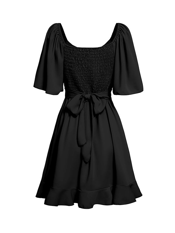 Robe courte volantée à manches évasées, à manches mi-longues, à taille élastique, à empiècements, à taille nouée, à col en V, couleur unie