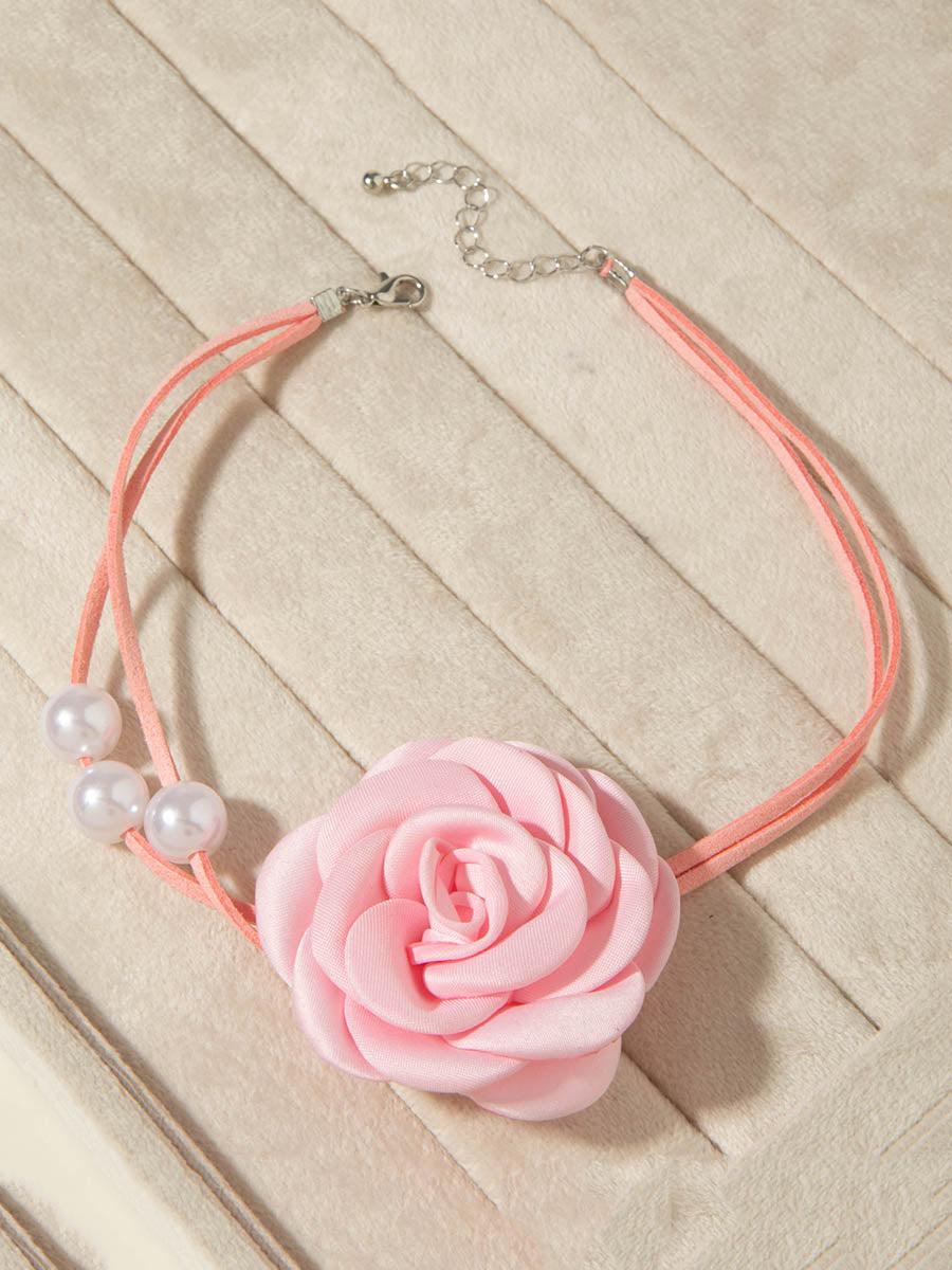 Collier à fleurs en 3D