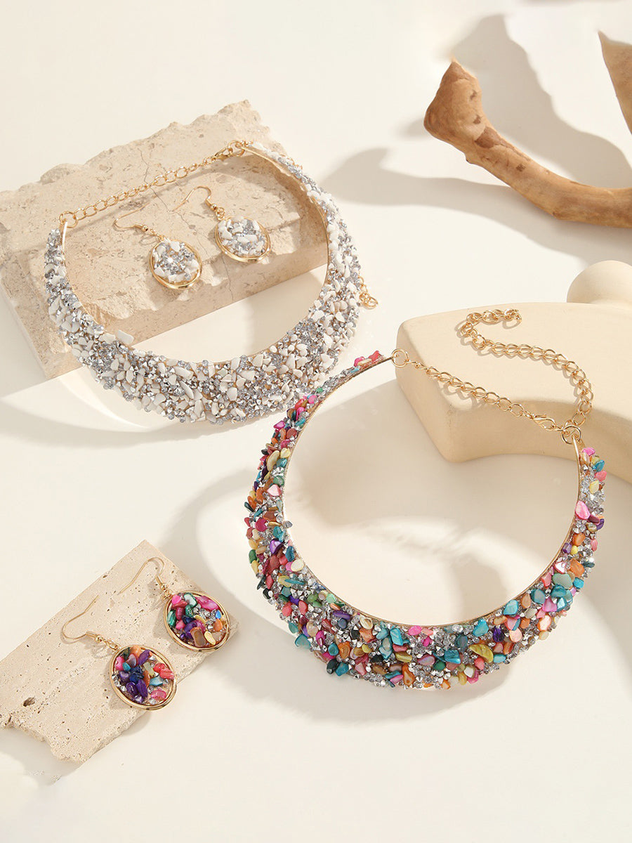 Parure collier et boucles d'oreilles géométrique brillante à coupe irrégulière, à strass