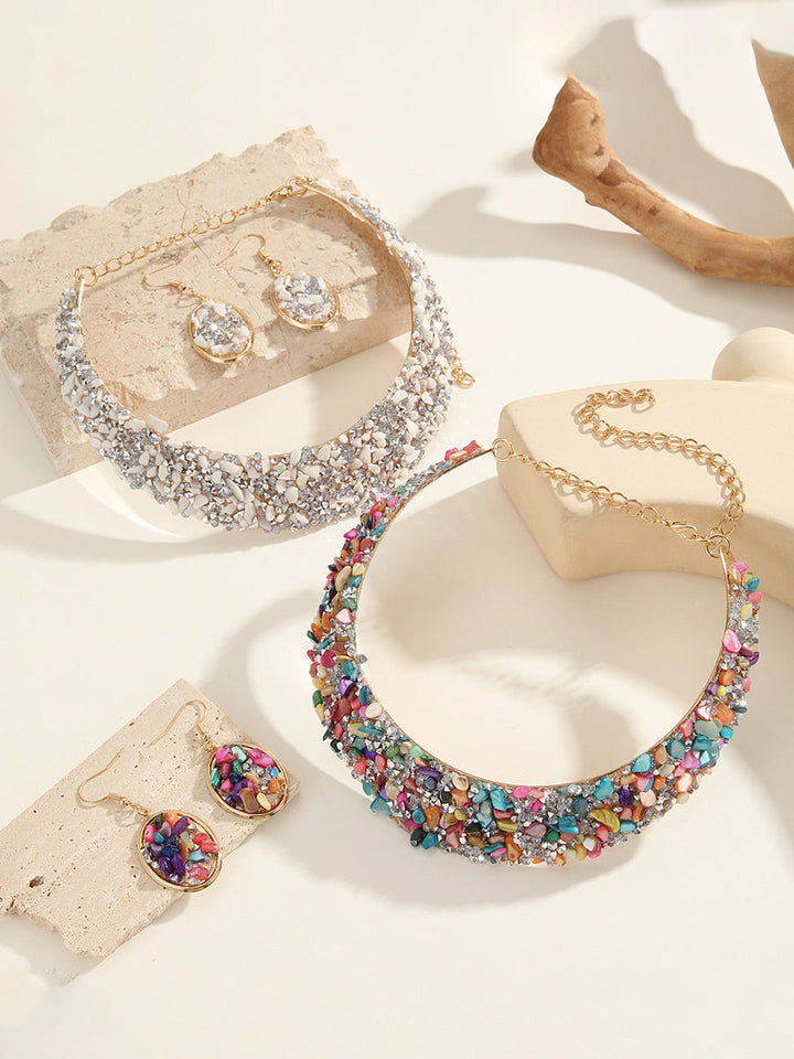 Parure collier et boucles d'oreilles géométrique brillante à coupe irrégulière, à strass