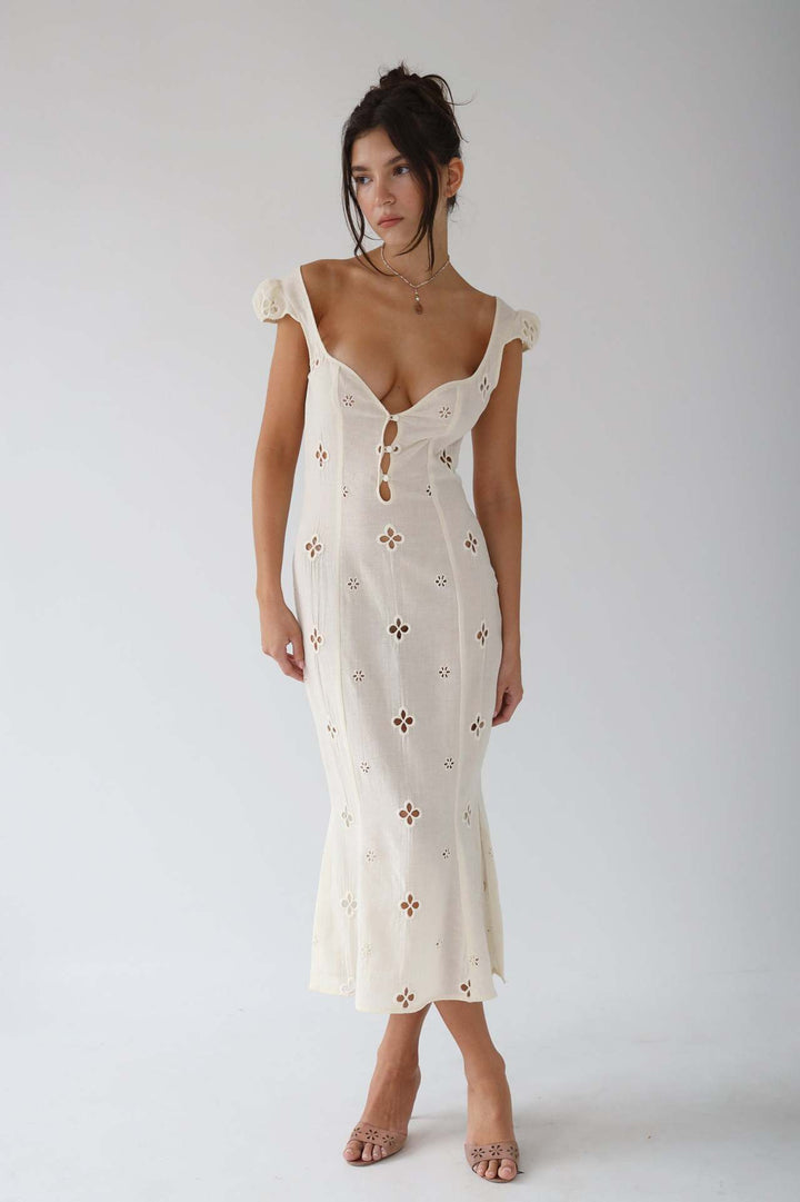 Bianca - Robe midi blanche brodée avec découpes
