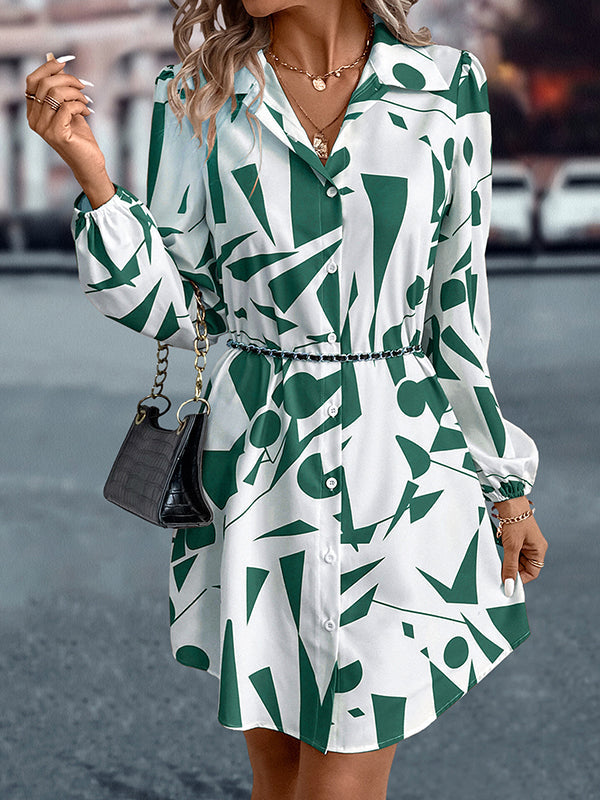 Robe chemise ample imprimée à manches bouffantes, à empiècements, à col revers