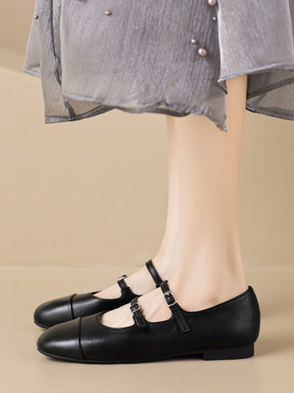 Chaussures plates à empiècements et bout rond avec boucle de ceinture Mary Janes