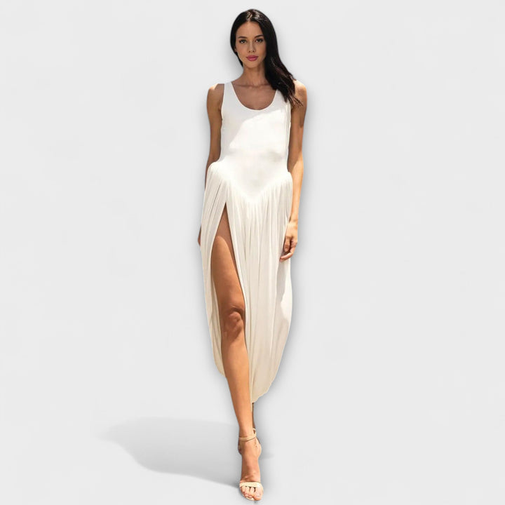 Robe maxi avec haut drapé, jupe sculpturale et fente latérale