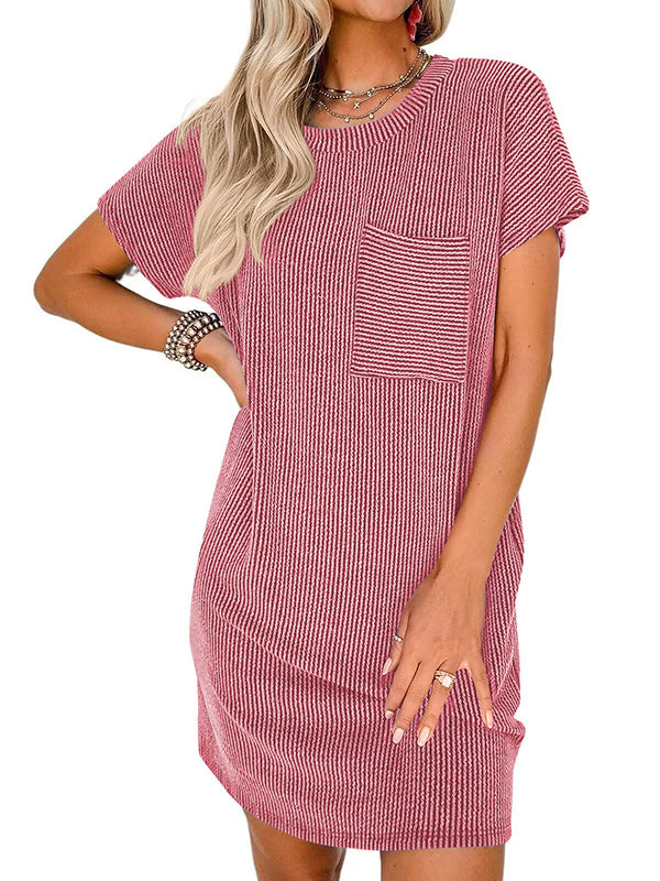 Robe courte ample rayée coupe trapèze, à poches, à empiècements, à col rond, couleur contrastée