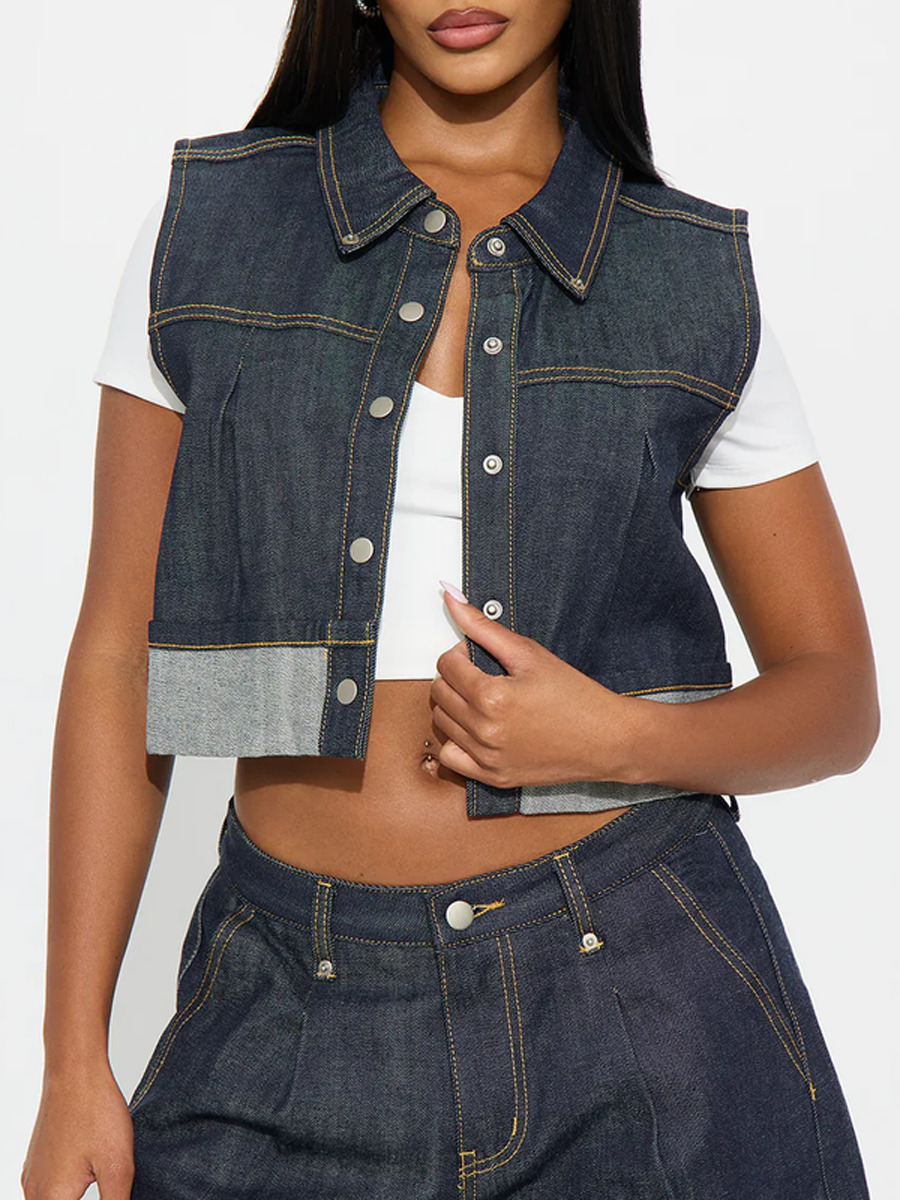 Gilet sans manches ample boutonné plissé à empiècements, à col revers