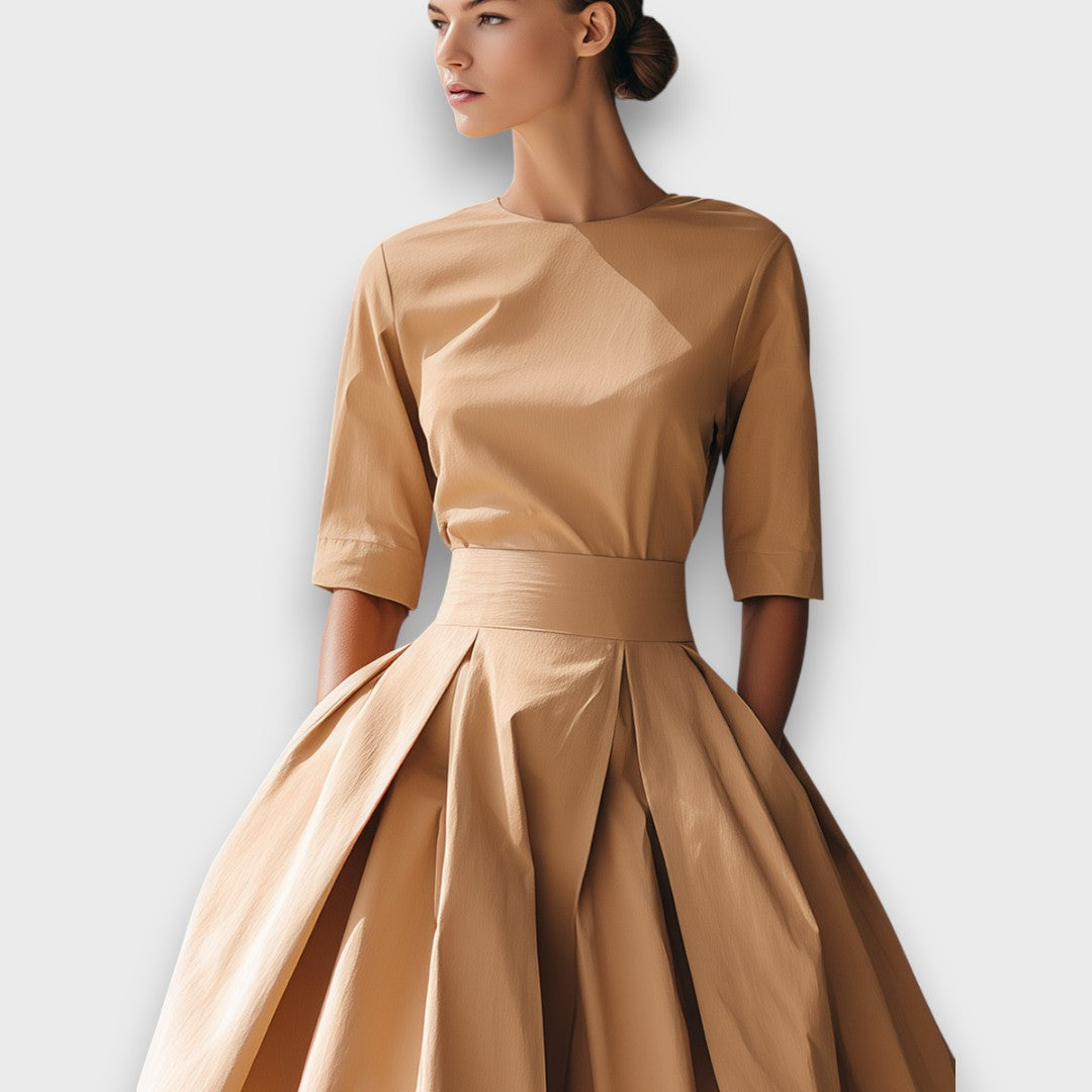 Amarisse – Robe midi en coton structuré
