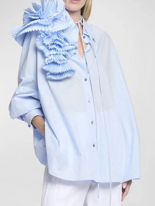 Chemisier ample asymétrique boutonné plissé à manches longues, à empiècements, à fleurs en 3D, à col revers, couleur unie