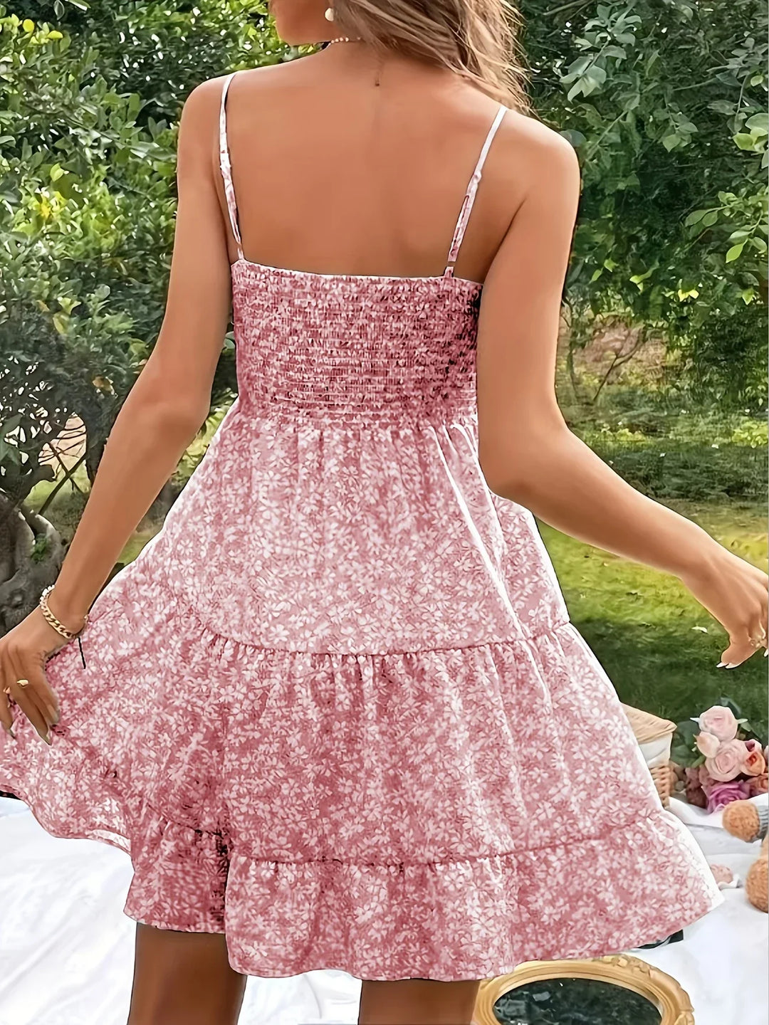 Elisheva | Robe maxi à épaules nues avec motif floral et ourlet en volants