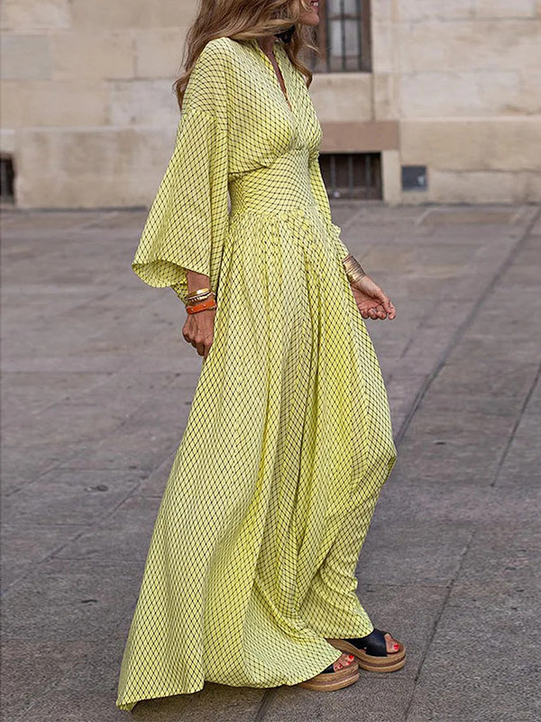 Robe longue plissée à manches raglan, à empiècements, à col en V