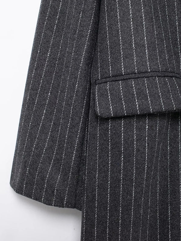 Manteau en laine ample rayé à manches longues, à empiècements, à col revers