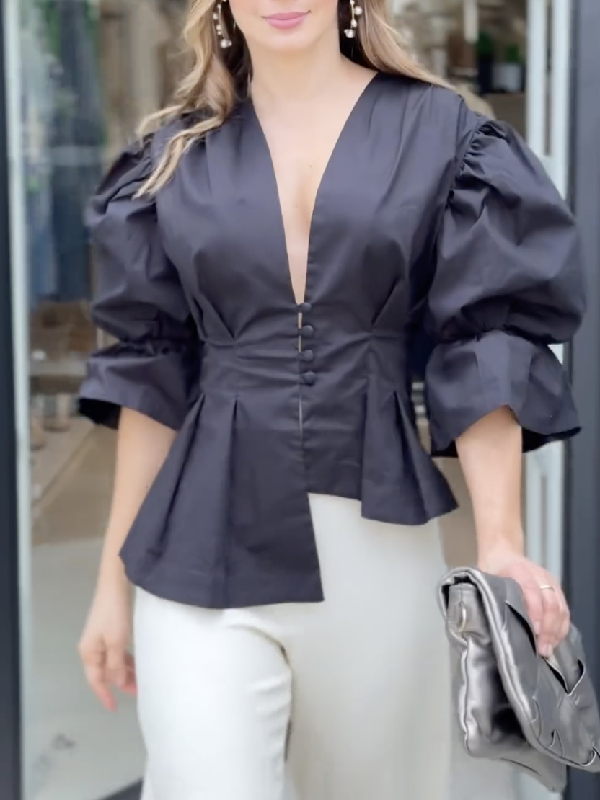Chemisier asymétrique boutonné à ourlet plongeant, à manches bouffantes, à décolleté en V profond, couleur unie