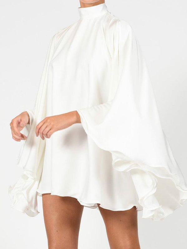 Robe courte à col haut, dos nu, à manches évasées, couleur unie