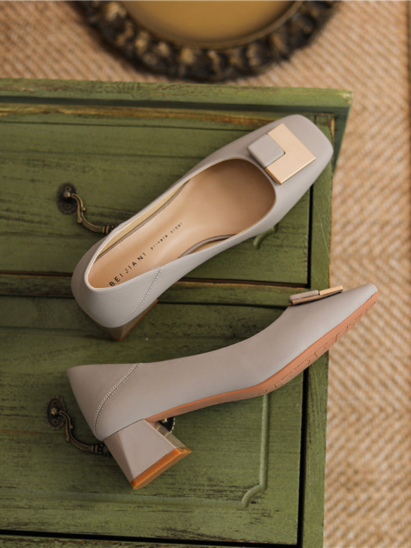 Chaussures élégantes à talons mi-hauts carrés avec boucle carrée