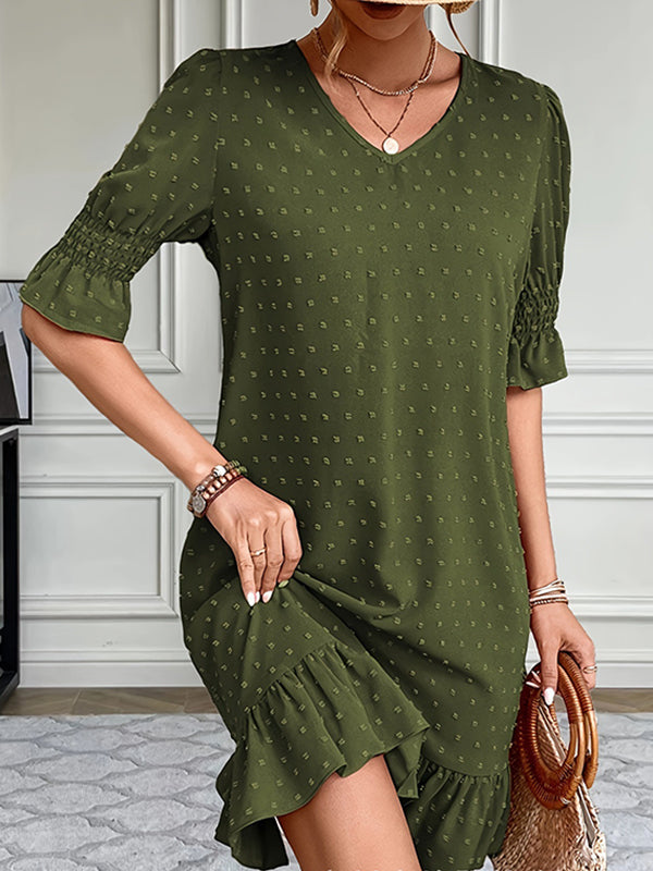 Robe courte plissée coupe trapèze, à manches évasées, à taille élastique, en jacquard, à empiècements, à col en V, couleur unie