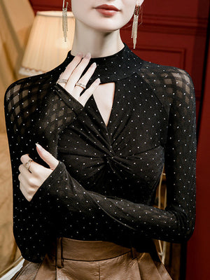 T-shirt ajouré à manches longues, grande taille, à nœud, à pois, à strass, à empiècements, à col cheminée