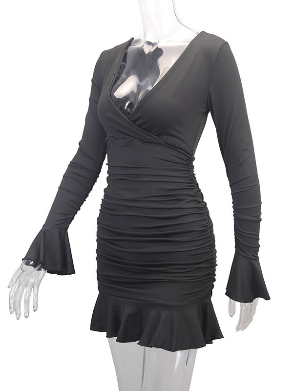 Robe mi-longue moulante plissée volantée à taille élastique, à empiècements, à col en V, couleur unie