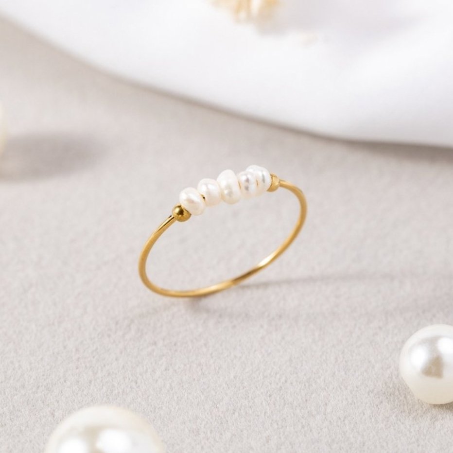Bague classique avec perle d'eau douce